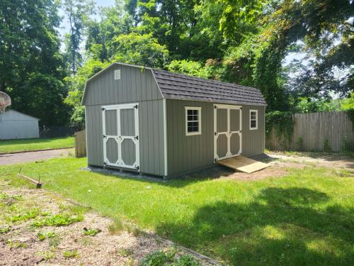 LISB-Bayport-12x22-gambrel-drift-grey-black-roof-3