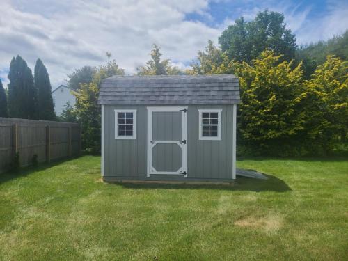 LISB-Eastport-10x12-gambrel-harbor-grey-slatestone-aluminum-ramp-extra-single-door-2