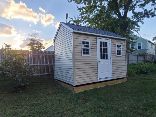 LISB-Patchogue-8x12-cape-tan-clapboard-slatestone-higher-wall-insulated-windows-2