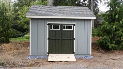 Wood-garden-with-transom-doors